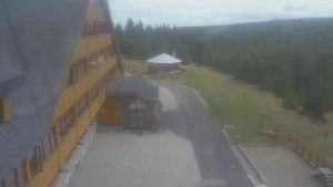 Sporthotel Kurzovní - Parkoviště a hlavní vchod - 7.5.2026 v 12:45 Sporthotel Kurzovní - Parkoviště a hlavní vchod - 7.5.2026 v 12:45