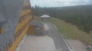 Sporthotel Kurzovní - Parkoviště a hlavní vchod - 7.5.2026 v 13:35 Sporthotel Kurzovní - Parkoviště a hlavní vchod - 7.5.2026 v 13:35