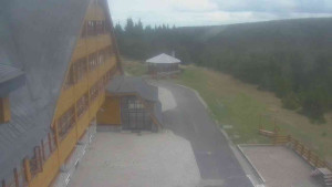 Sporthotel Kurzovní - Parkoviště a hlavní vchod - 7.5.2026 v 13:40 Sporthotel Kurzovní - Parkoviště a hlavní vchod - 7.5.2026 v 13:40
