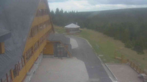 Sporthotel Kurzovní - Parkoviště a hlavní vchod - 7.5.2026 v 14:20 Sporthotel Kurzovní - Parkoviště a hlavní vchod - 7.5.2026 v 14:20