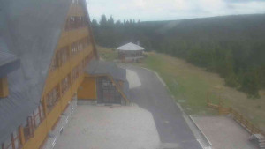 Sporthotel Kurzovní - Parkoviště a hlavní vchod - 7.5.2026 v 14:45 Sporthotel Kurzovní - Parkoviště a hlavní vchod - 7.5.2026 v 14:45