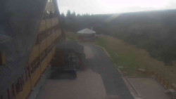 Parkoviště a hlavní vchod