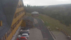 Parkoviště a hlavní vchod