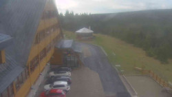 Parkoviště a hlavní vchod