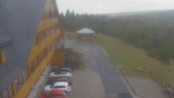 Parkoviště a hlavní vchod