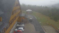 Parkoviště a hlavní vchod