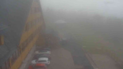 Parkoviště a hlavní vchod