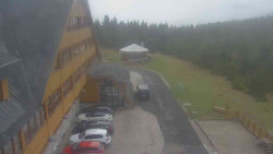 Parkoviště a hlavní vchod