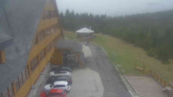 Parkoviště a hlavní vchod