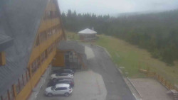 Parkoviště a hlavní vchod