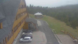 Parkoviště a hlavní vchod