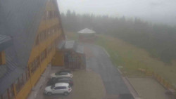 Parkoviště a hlavní vchod