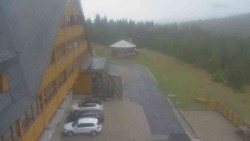 Parkoviště a hlavní vchod