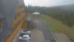 Parkoviště a hlavní vchod