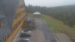 Parkoviště a hlavní vchod