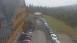 Parkoviště a hlavní vchod