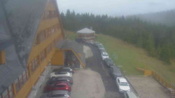 Parkoviště a hlavní vchod