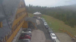 Parkoviště a hlavní vchod