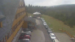 Parkoviště a hlavní vchod