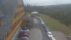 Parkoviště a hlavní vchod