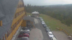 Parkoviště a hlavní vchod