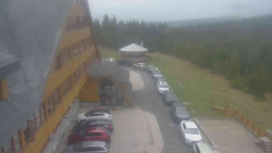 Parkoviště a hlavní vchod