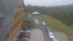Parkoviště a hlavní vchod
