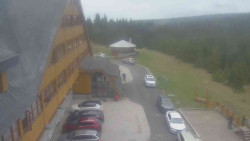 Parkoviště a hlavní vchod