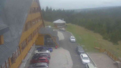 Parkoviště a hlavní vchod