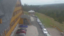 Parkoviště a hlavní vchod