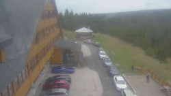 Parkoviště a hlavní vchod