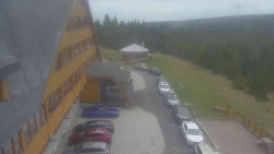 Parkoviště a hlavní vchod