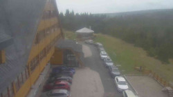 Parkoviště a hlavní vchod