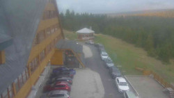 Parkoviště a hlavní vchod