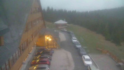 Parkoviště a hlavní vchod