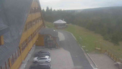 Parkoviště a hlavní vchod