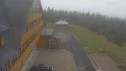 Parkoviště a hlavní vchod