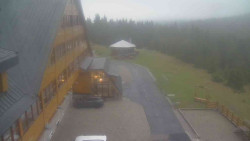 Parkoviště a hlavní vchod