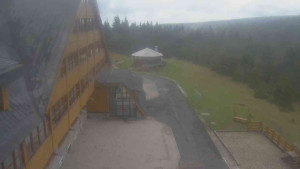 Sporthotel Kurzovní - Parkoviště a hlavní vchod - 12.5.2026 v 11:05 Sporthotel Kurzovní - Parkoviště a hlavní vchod - 12.5.2026 v 11:05