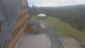 Sporthotel Kurzovní - Parkoviště a hlavní vchod - 12.5.2026 v 11:10 Sporthotel Kurzovní - Parkoviště a hlavní vchod - 12.5.2026 v 11:10