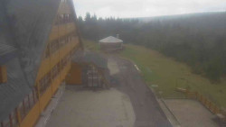 Parkoviště a hlavní vchod