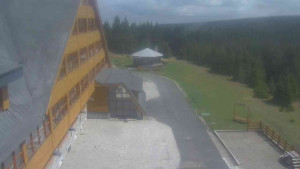 Sporthotel Kurzovní - Parkoviště a hlavní vchod - 12.5.2026 v 13:40 Sporthotel Kurzovní - Parkoviště a hlavní vchod - 12.5.2026 v 13:40