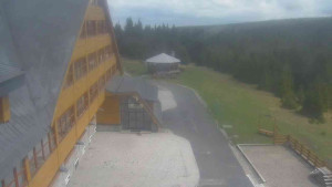 Sporthotel Kurzovní - Parkoviště a hlavní vchod - 12.5.2026 v 13:45 Sporthotel Kurzovní - Parkoviště a hlavní vchod - 12.5.2026 v 13:45
