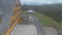 Parkoviště a hlavní vchod