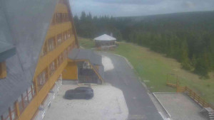 Sporthotel Kurzovní - Parkoviště a hlavní vchod - 12.5.2026 v 14:45 Sporthotel Kurzovní - Parkoviště a hlavní vchod - 12.5.2026 v 14:45