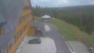 Sporthotel Kurzovní - Parkoviště a hlavní vchod - 12.5.2026 v 15:05 Sporthotel Kurzovní - Parkoviště a hlavní vchod - 12.5.2026 v 15:05
