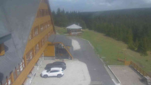Sporthotel Kurzovní - Parkoviště a hlavní vchod - 12.5.2026 v 15:25 Sporthotel Kurzovní - Parkoviště a hlavní vchod - 12.5.2026 v 15:25