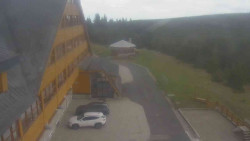 Parkoviště a hlavní vchod