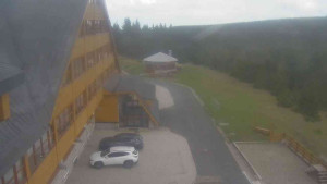 Sporthotel Kurzovní - Parkoviště a hlavní vchod - 12.5.2026 v 16:15 Sporthotel Kurzovní - Parkoviště a hlavní vchod - 12.5.2026 v 16:15