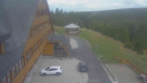 Sporthotel Kurzovní - Parkoviště a hlavní vchod - 12.5.2026 v 16:25 Sporthotel Kurzovní - Parkoviště a hlavní vchod - 12.5.2026 v 16:25